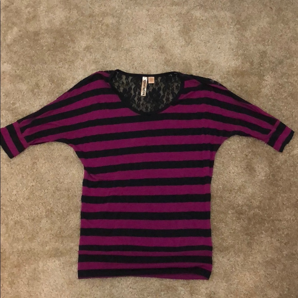 3/4 Length Magenta and Black Top
